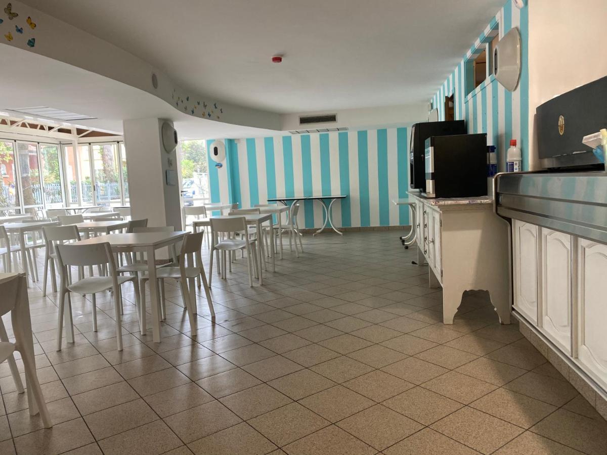 Hotel Modenese Riccione Exterior foto