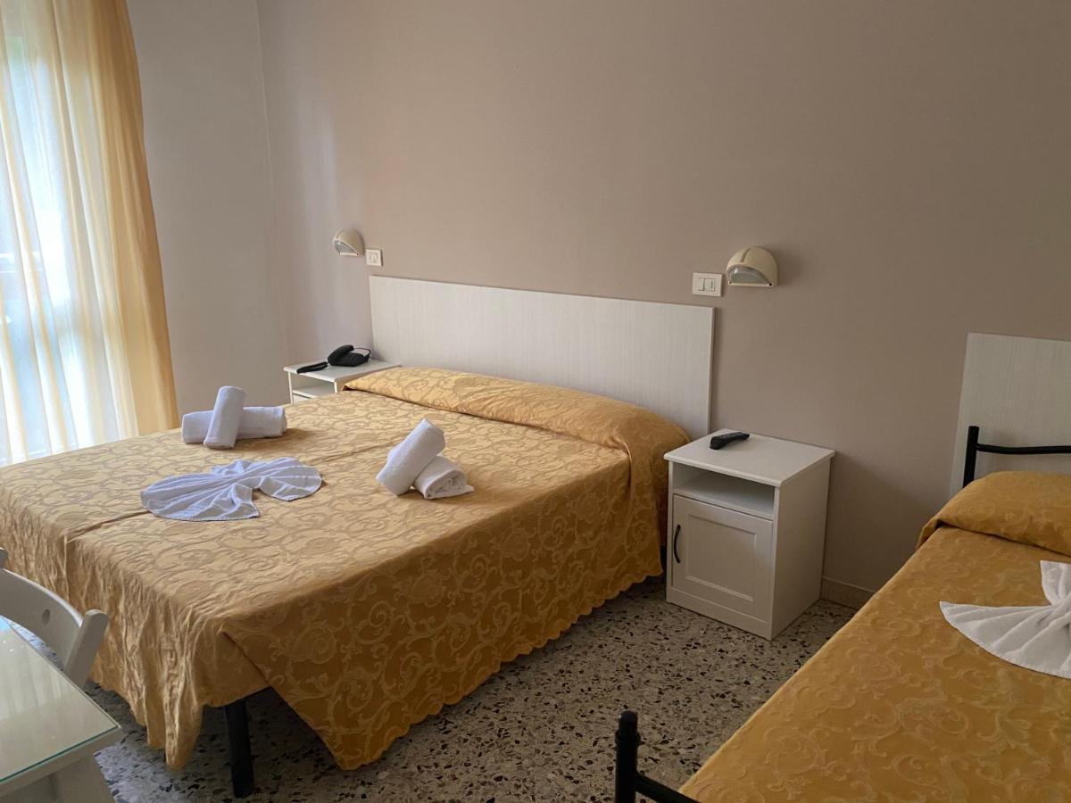 Hotel Modenese Riccione Exterior foto