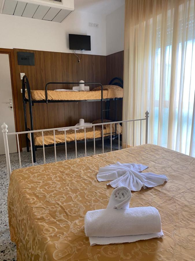 Hotel Modenese Riccione Exterior foto