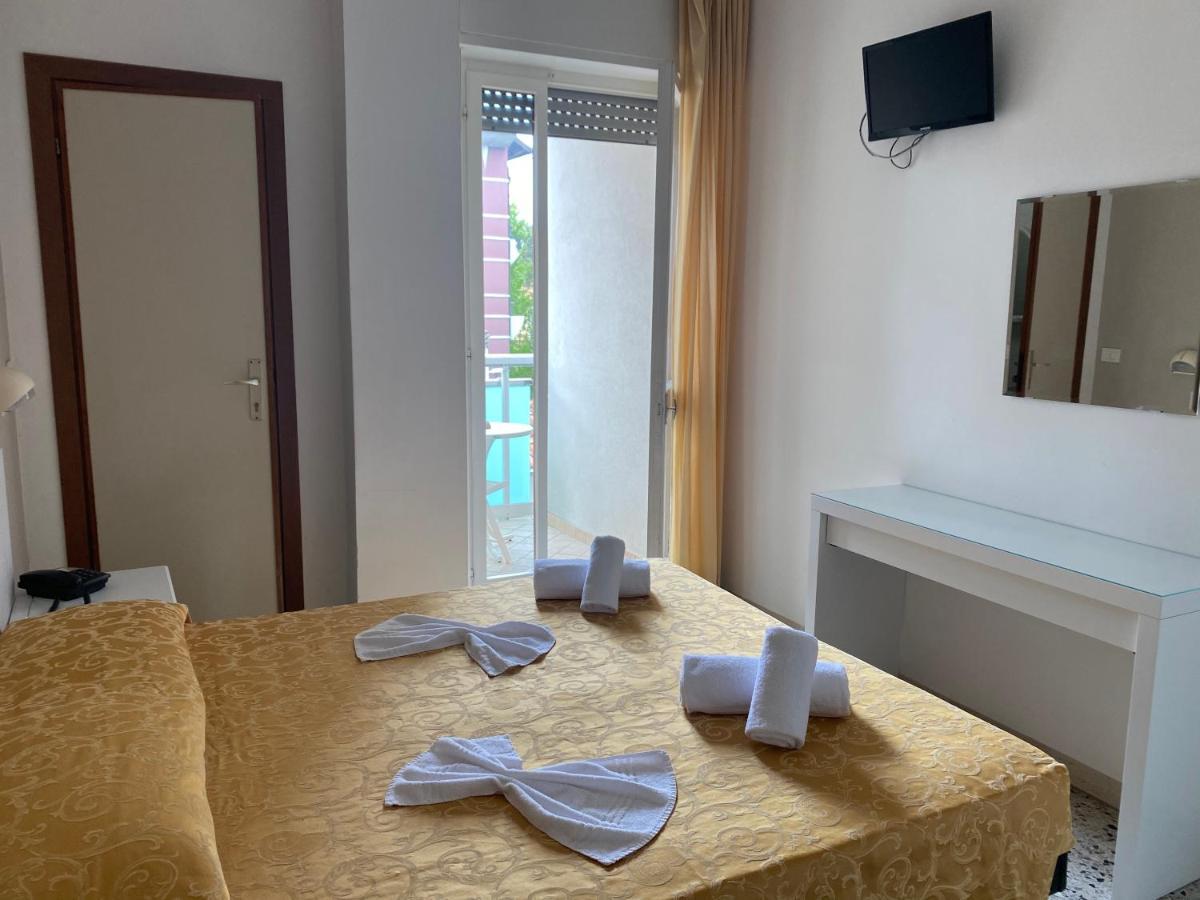 Hotel Modenese Riccione Exterior foto