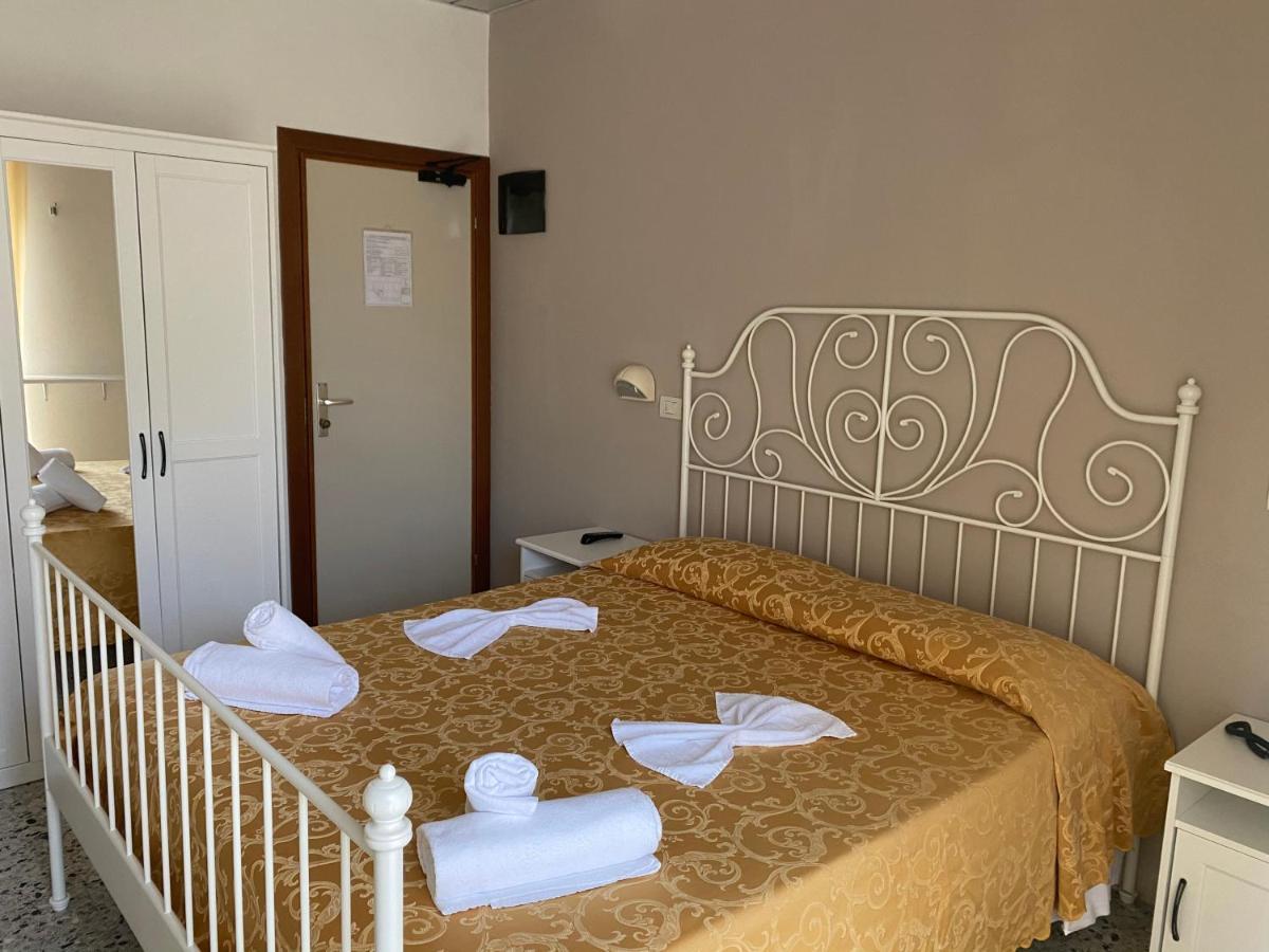 Hotel Modenese Riccione Exterior foto